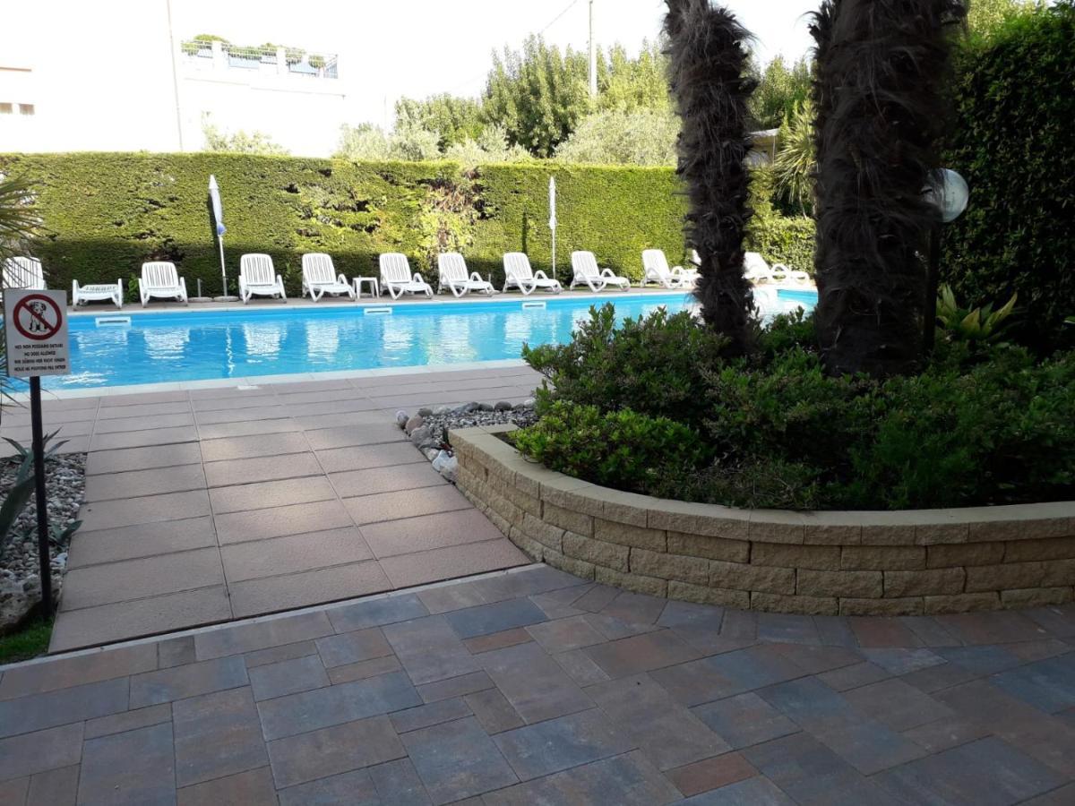Hotel Fornaci Пескьера-дель-Гарда Экстерьер фото