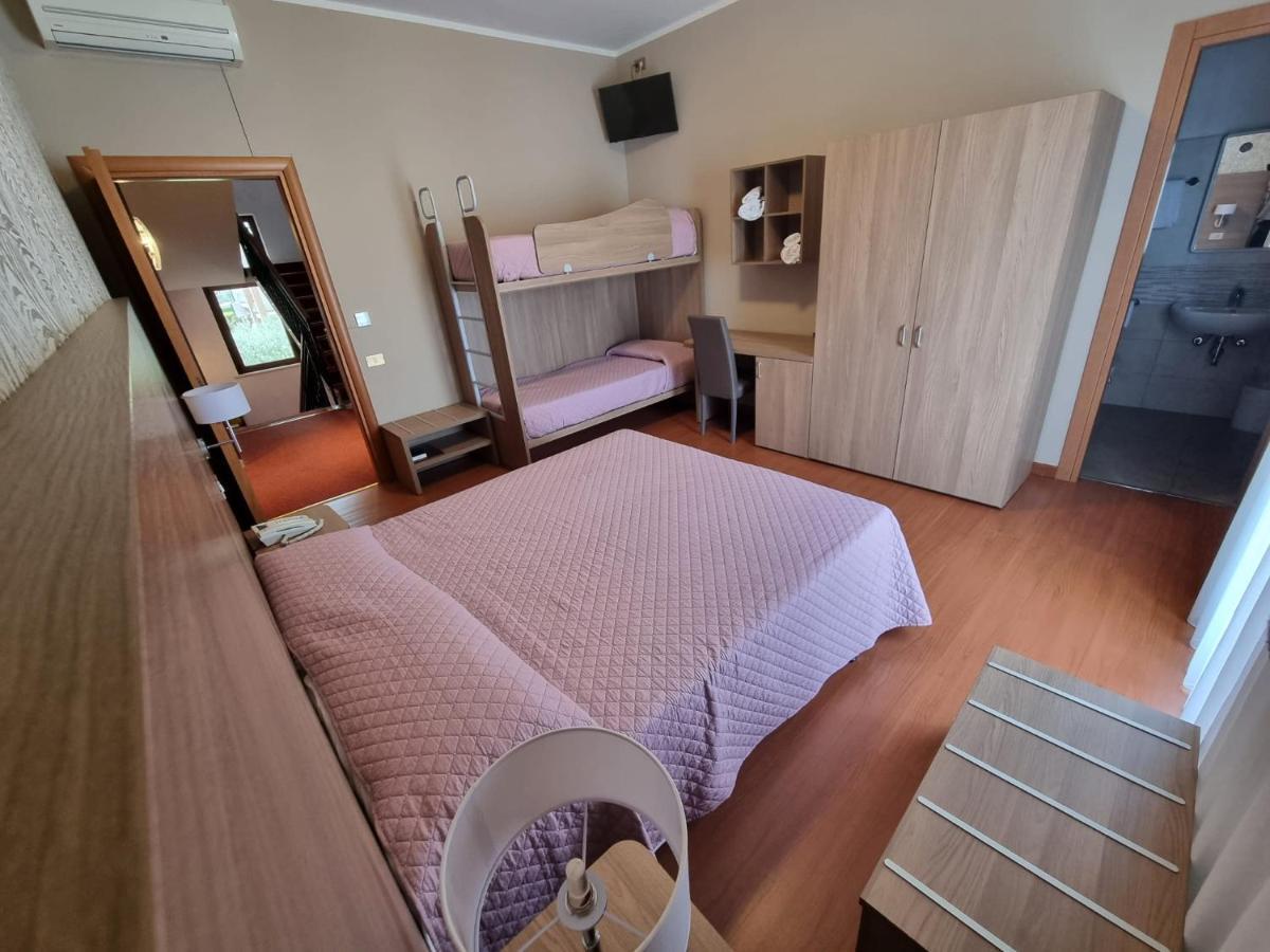 Hotel Fornaci Пескьера-дель-Гарда Экстерьер фото