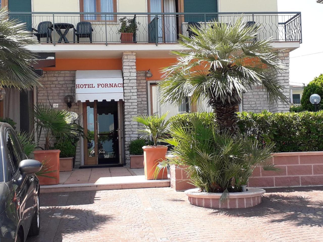 Hotel Fornaci Пескьера-дель-Гарда Экстерьер фото