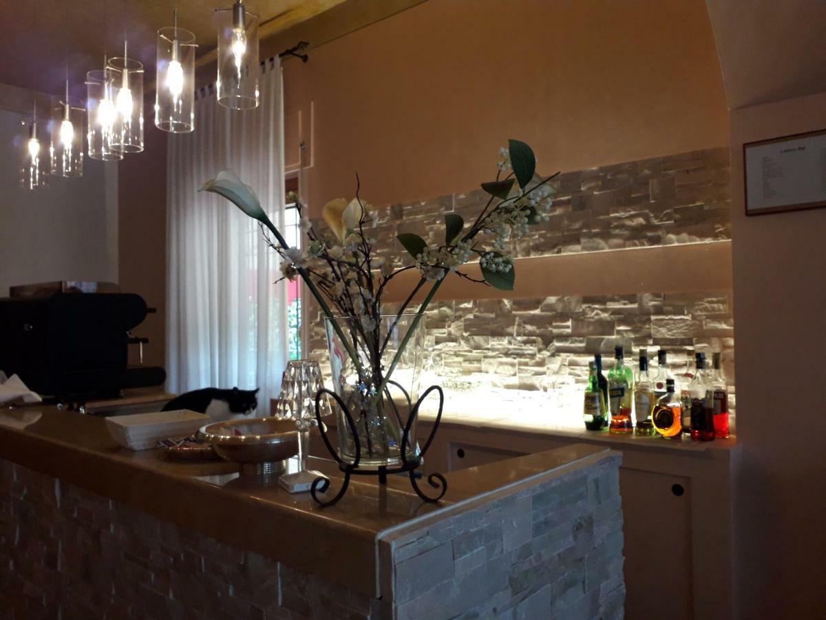Hotel Fornaci Пескьера-дель-Гарда Экстерьер фото